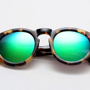 Illesteva Leonard - Tortoise w/ Aqua Green Mirror